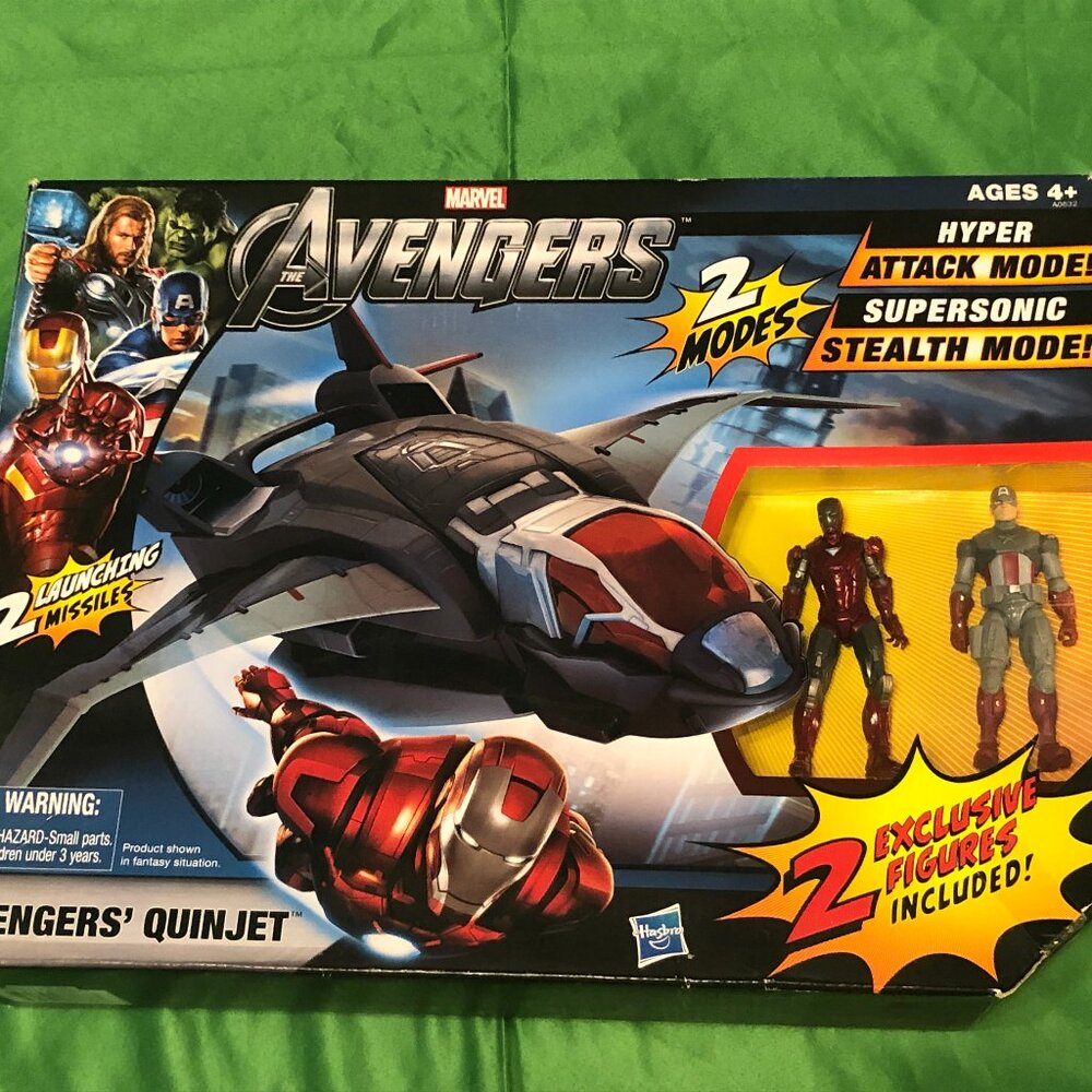 2011 Hasbro Marvel Avengers Quinjet 2 Exclusive Figures RARE never opened
